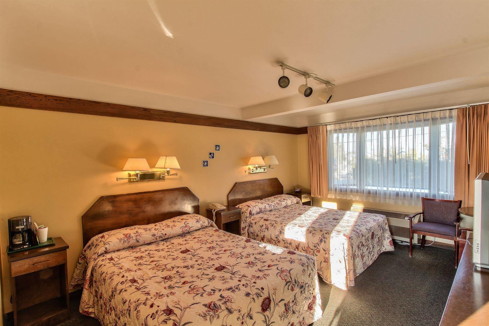 أناكورتس Islands Inn المظهر الخارجي الصورة